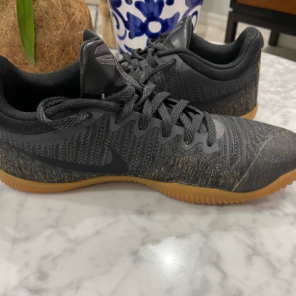 Nike mamba rage Komodo dragon - size 10 black almost new